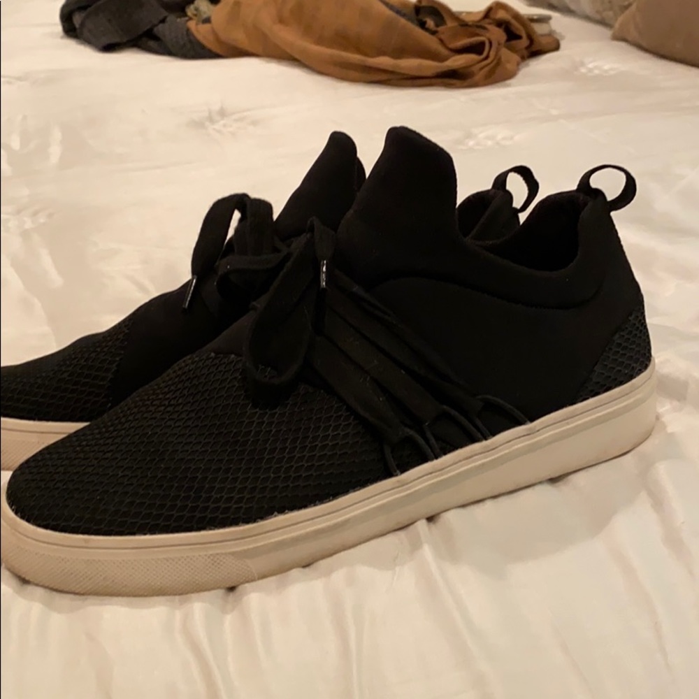 Shoes - Picture 4 of 5